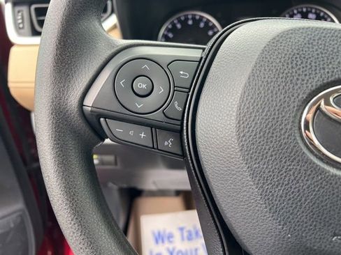 Used 2019 Toyota RAV4 LE w/ Carpet Mat Package image 14
