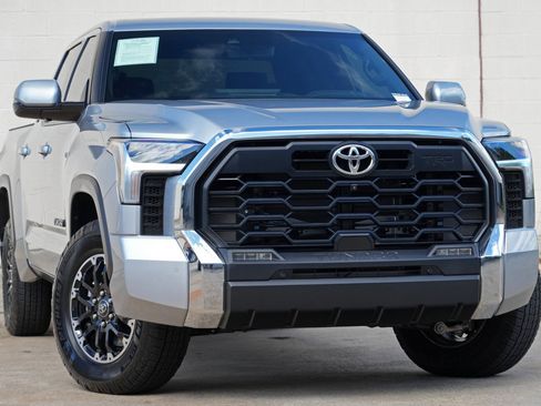 Used 2025 Toyota Tundra SR5 w/ TRD Off-Road Premium Package AWD/4WD image 4
