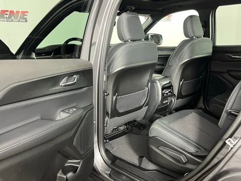 New 2025 Jeep Grand Cherokee L Laredo w/ Luxury Tech Group I image 25