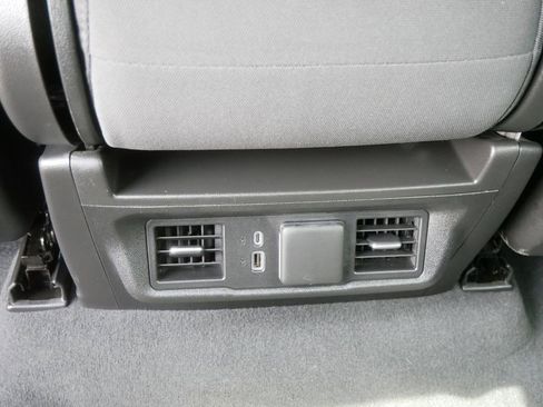 Used 2024 GMC Sierra 1500 SLE w/ Preferred Package image 18