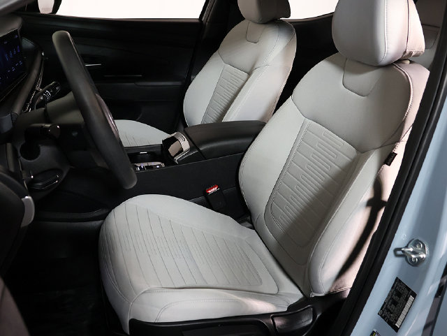Used 2025 Hyundai Santa Cruz SE AWD/4WD image 4