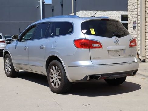 Used 2015 Buick Enclave Leather FWD image 3