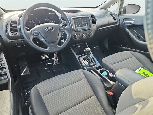 Used 2018 Kia Forte LX w/ LX Popular Package image 10