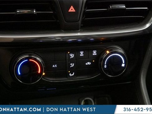 Used 2024 Buick Encore GX Sport Touring image 10