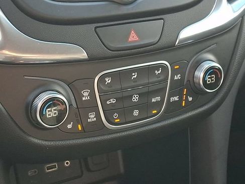 Used 2020 Chevrolet Equinox LT AWD/4WD image 17