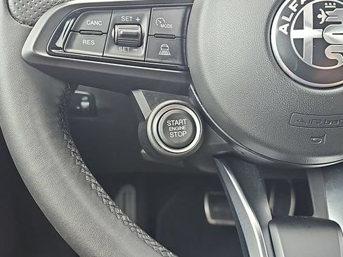 Used 2025 Alfa Romeo Tonale AWD/4WD image 18