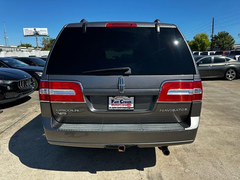 Used 2012 Lincoln Navigator 2WD image 10