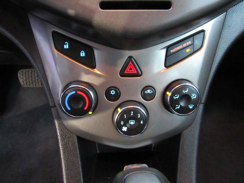 Used 2012 Chevrolet Sonic LT image 17