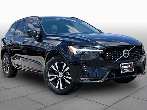 Used 2024 Volvo XC60 B5 Core AWD/4WD image 3