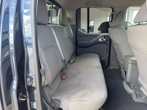 Used 2016 Nissan Frontier SV image 9
