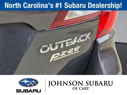 Used 2017 Subaru Outback 2.5i Premium image 25