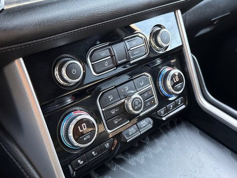 Used 2023 GMC Yukon Denali AWD/4WD image 28