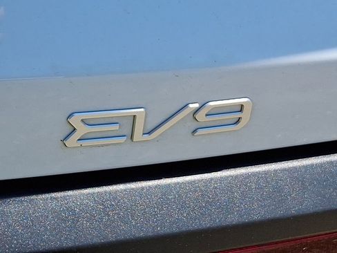 Certified 2024 Kia EV9 Wind AWD/4WD image 32