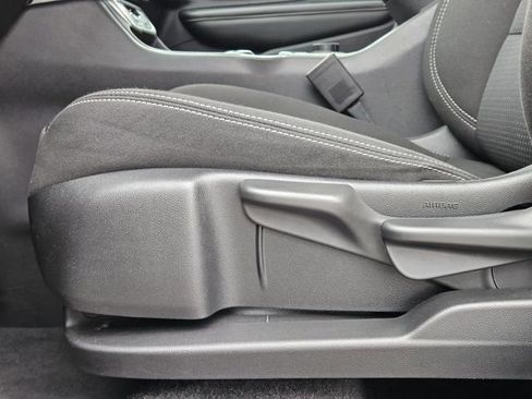 Used 2024 GMC Terrain SLE image 24