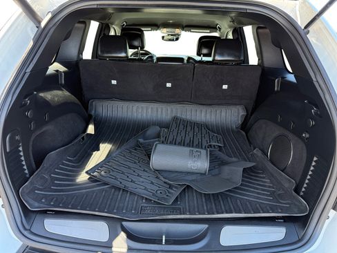 Used 2017 Jeep Grand Cherokee Trailhawk w/ Jeep Active Safety Group image 17