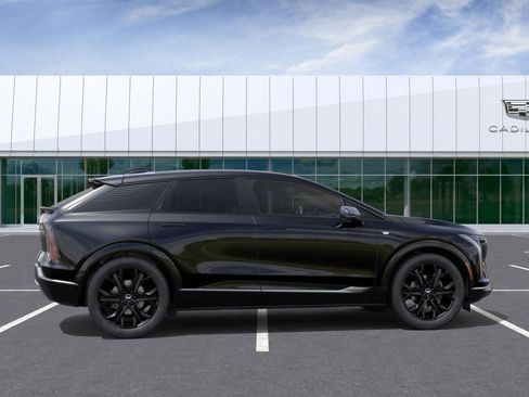 New 2025 Cadillac Optiq Sport 2 w/ LPO, ONYX Package image 5