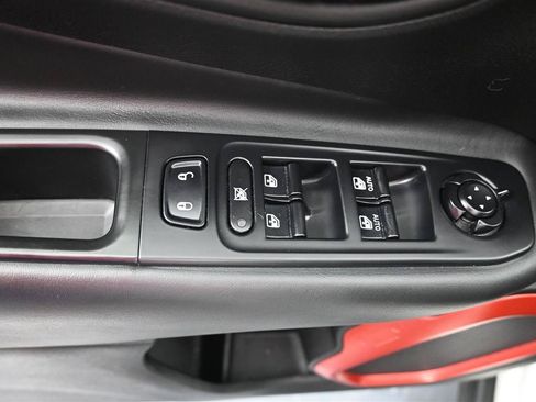 Used 2019 Jeep Renegade Trailhawk w/ Cold Weather Group II AWD/4WD image 12
