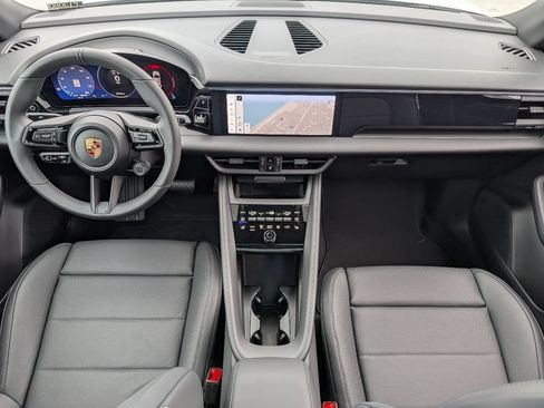 Used 2025 Porsche Macan Electric RWD image 6