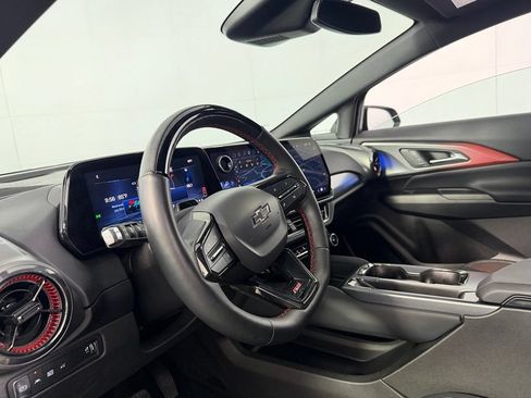 Used 2024 Chevrolet Equinox EV RS FWD image 25