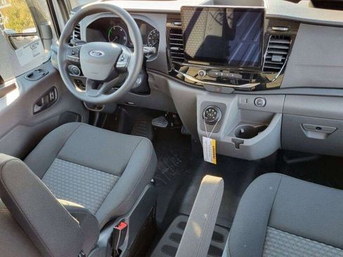 Used 2023 Ford E-Transit Medium Roof w/ Interior Upgrade Package image 22