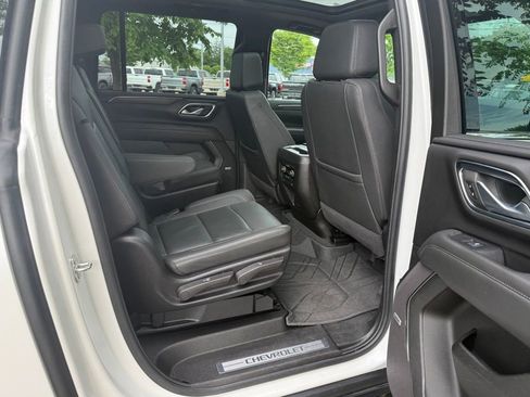 Used 2024 Chevrolet Suburban LT w/ LT Signature Plus Package AWD/4WD image 15