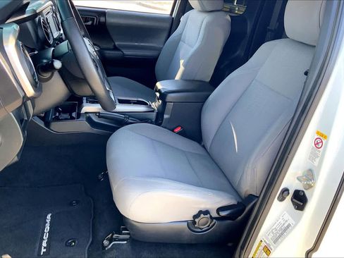 Used 2019 Toyota Tacoma SR5 image 7