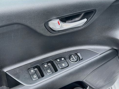 Used 2022 Kia Rio LX FWD image 17
