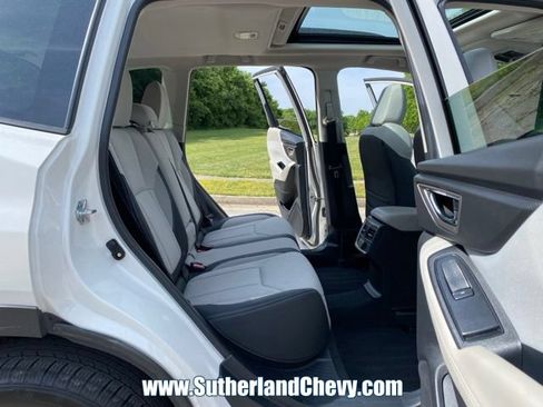 Used 2023 Subaru Forester Premium AWD/4WD image 31