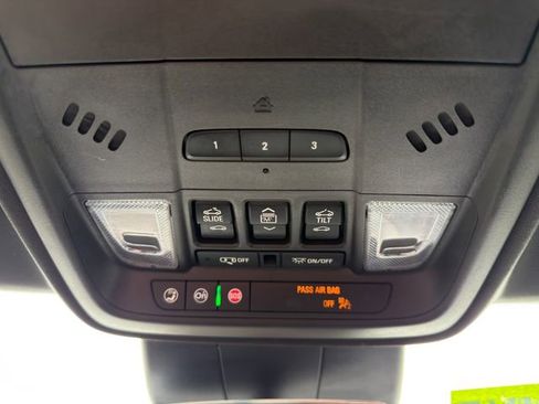 Used 2025 Cadillac XT4 Sport w/ Cold Weather Package image 31