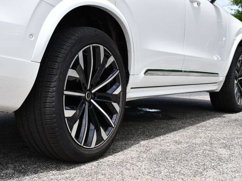 Used 2025 Volvo XC90 B6 Plus AWD/4WD image 9