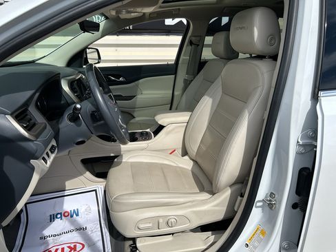 Used 2021 GMC Acadia Denali w/ Denali Ultimate Package AWD/4WD image 10