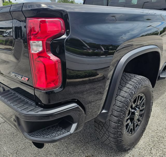 Used 2024 Chevrolet Silverado 2500 ZR2 w/ Technology Package AWD/4WD image 12