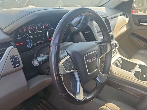 Used 2019 GMC Yukon XL SLT RWD image 2