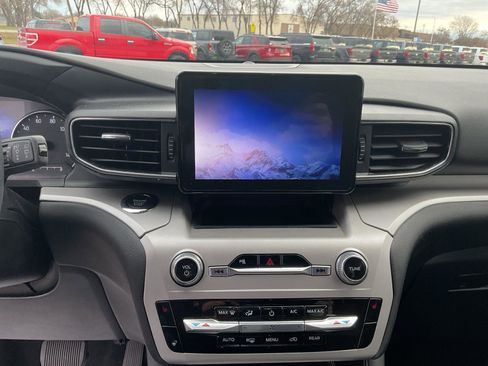 Used 2023 Ford Explorer XLT w/ Equipment Group 202A image 14