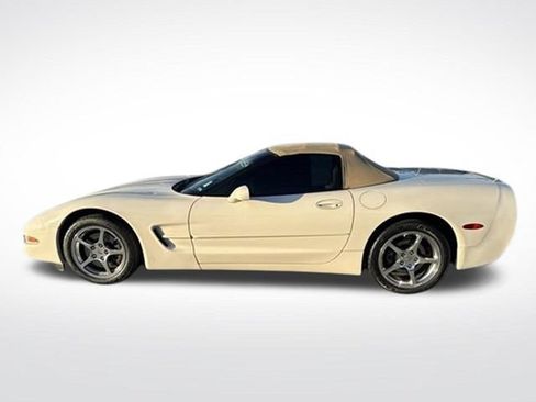 Used 2001 Chevrolet Corvette Convertible w/ Preferred Equipment Group2 RWD image 8