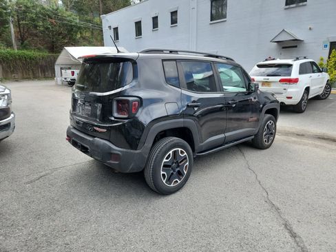 Used 2017 Jeep Renegade Trailhawk image 5