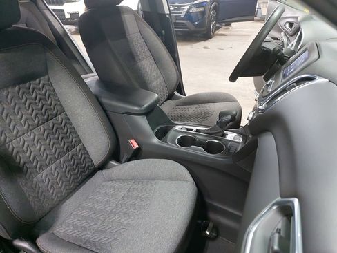 Used 2024 Chevrolet Equinox LT AWD/4WD image 10