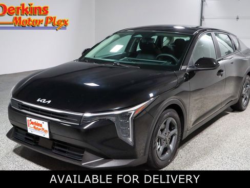 Used 2025 Kia K4 FWD image 1