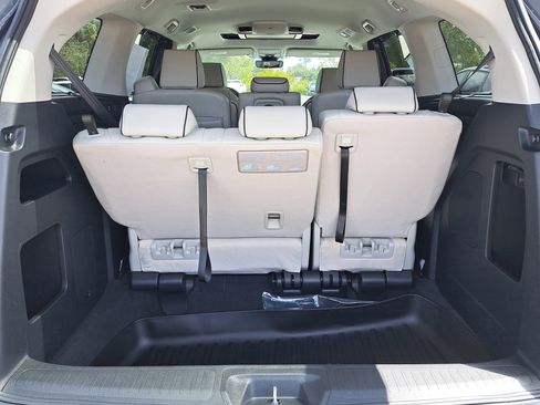 New 2026 Honda Odyssey Touring image 9