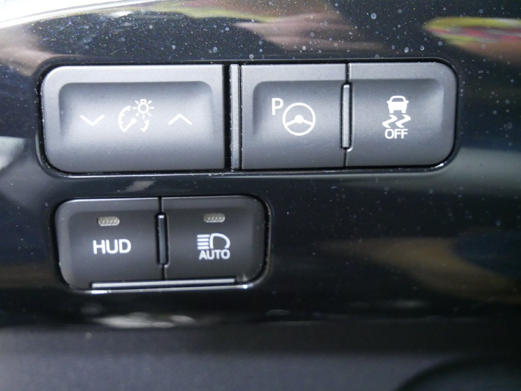 Used 2019 Toyota Prius Limited FWD image 24