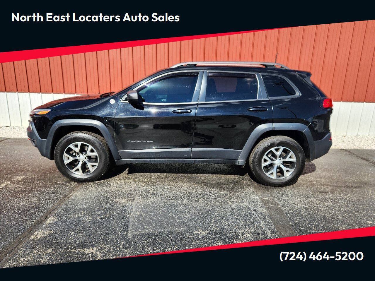 Used 2017 Jeep Cherokee Trailhawk w/ Cold Weather Group AWD/4WD image 1