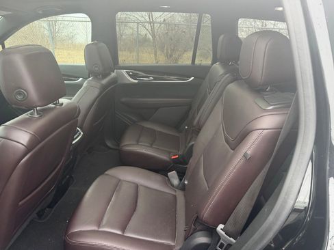 Used 2021 Cadillac XT6 Premium Luxury image 14