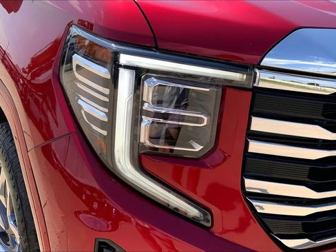 Used 2022 GMC Sierra 1500 SLT w/ SLT Premium Plus Package AWD/4WD image 27