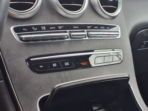 Used 2022 Mercedes-Benz GLC 300 4MATIC image 18