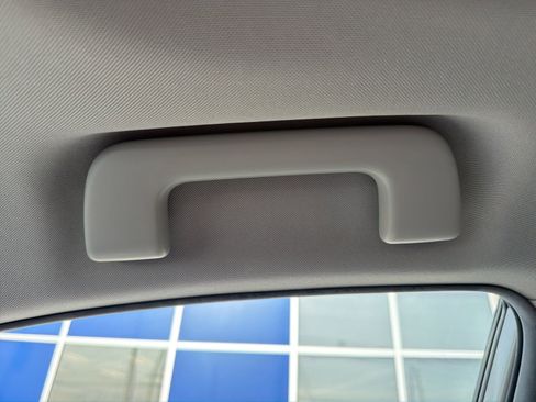 Used 2017 Toyota RAV4 Limited image 57