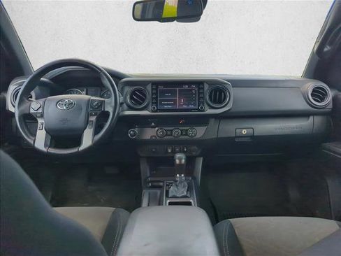 Used 2020 Toyota Tacoma TRD Sport RWD image 19