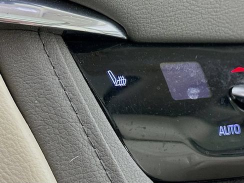 Used 2018 Cadillac XT5 Luxury w/ Driver Awareness Package AWD/4WD image 26