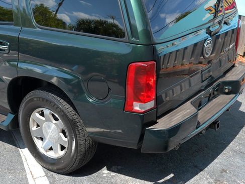 Used 2002 Cadillac Escalade AWD image 10