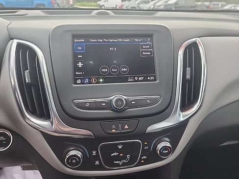Used 2023 Chevrolet Equinox LS w/ Driver Confidence II Package AWD/4WD image 16