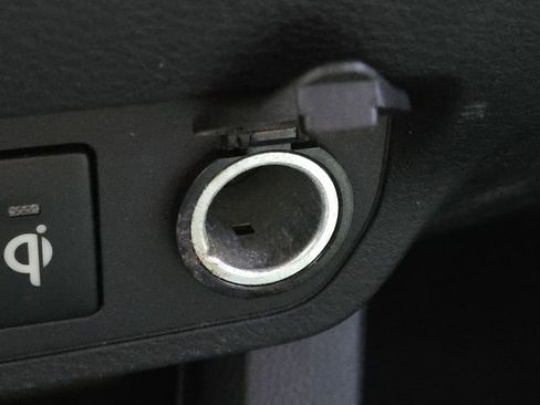 Used 2021 Toyota Tacoma TRD Off-Road w/ Technology Package image 7